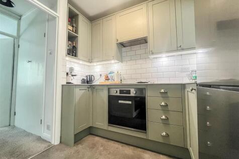kitchen 2.jpg