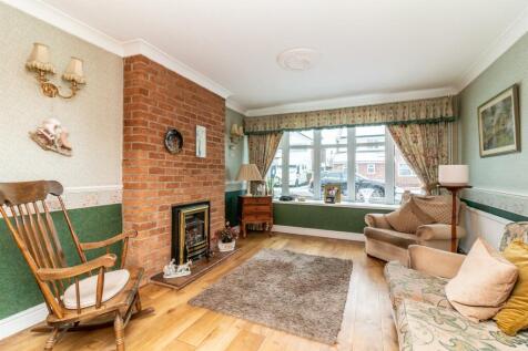 Open Plan Lounge / Dining Room