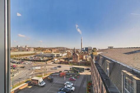 CAM05175G0-PR0015-STILL012.jpg