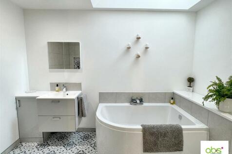 En Suite Bathroom