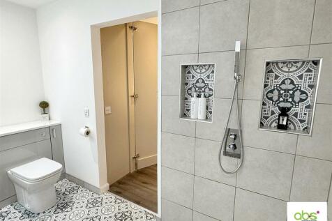 En Suite Bathroom
