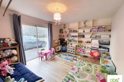 Play Room / Snug