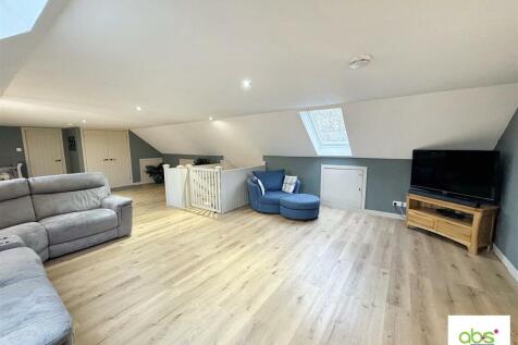 family room 2.jpg