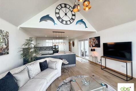Open plan Lounge and Kitchen