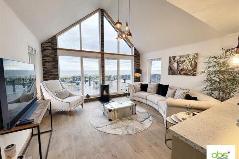 Open plan Lounge and Kitchen
