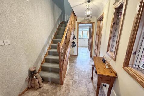 hallway (1).jpg