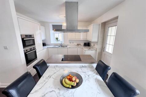 Dining/Family Room Area