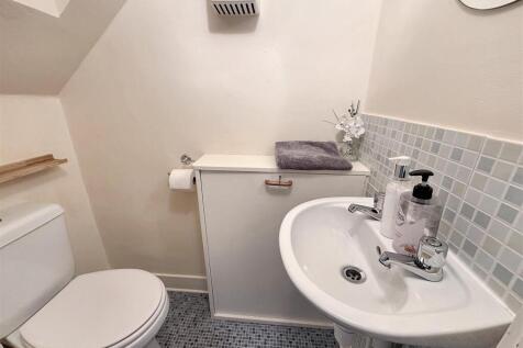 guest wc.jpg