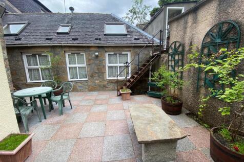 rear courtyard 2.jpg