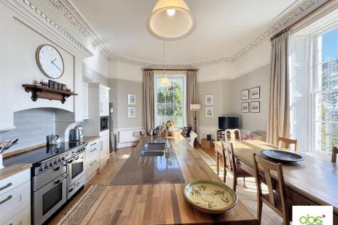 Family Dining Kitchen