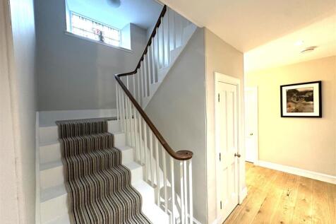 stairwell lower ground.JPG