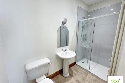 bed 3 en suite.jpg