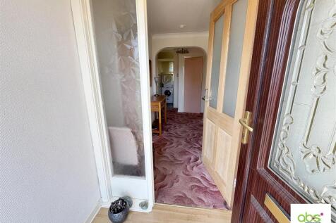 Entrance Vestibule : Hallway
