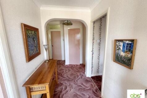 Entrance Vestibule : Hallway