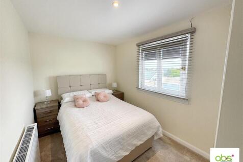 bed 1.jpg