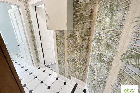 cloak room .jpg