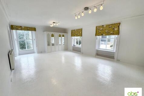 master bedroom2.jpg