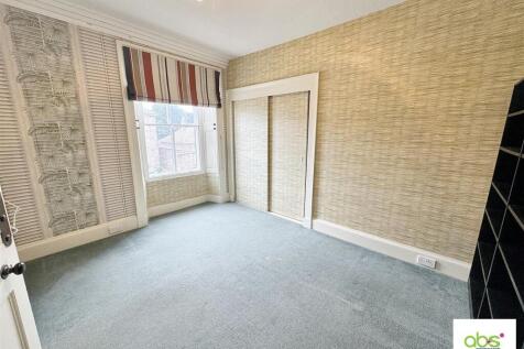 bedroom 5.jpg