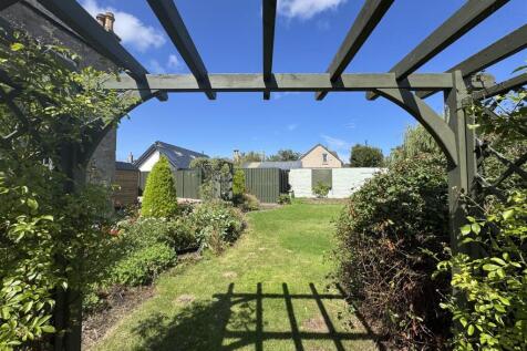 rear garden 2.jpeg