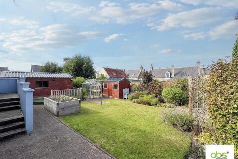 garden 2.jpg