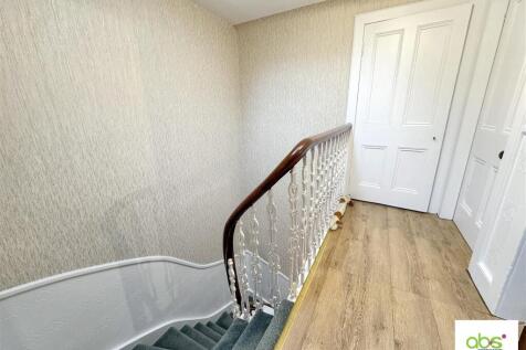 2nd floor landing.jpg