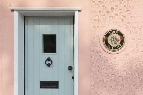 Lion_Cottage_0509...