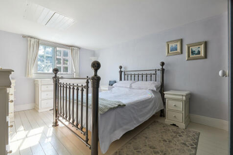 Lion_Cottage_0509...