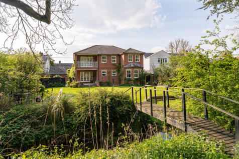 Rose House 3