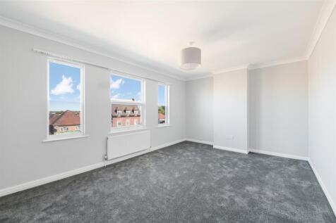 LONDON ROAD,520A-17.jpg