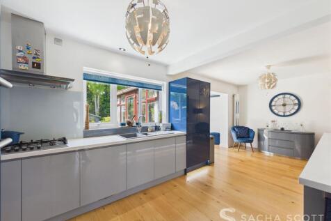 Kitchen / Breakfast Room