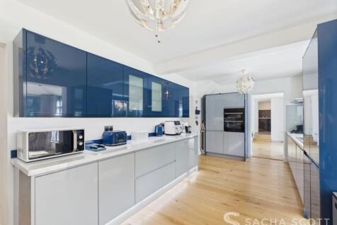 Kitchen / Breakfast Room