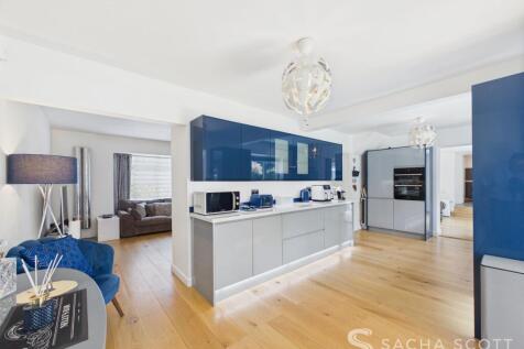 Kitchen / Breakfast Room