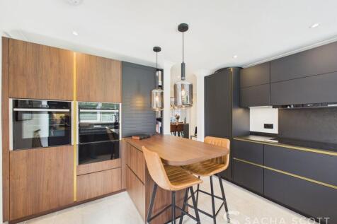 Kitchen / Breakfast Room