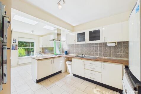 Kitchen / Breakfast Room