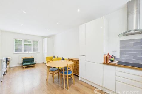 Lounge / Kitchen / Diner