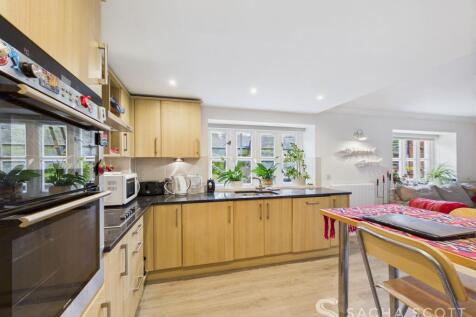 Kitchen / Diner Area