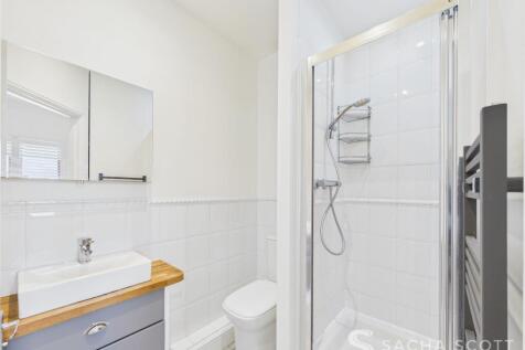 Primary En-Suite
