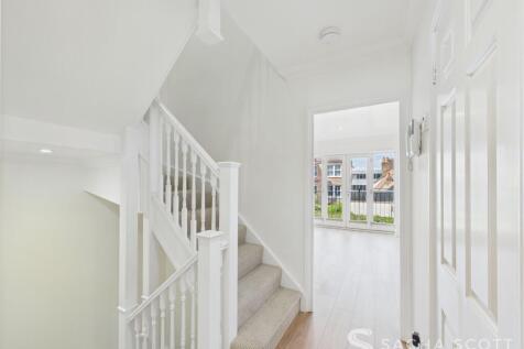 1st Floor Landing