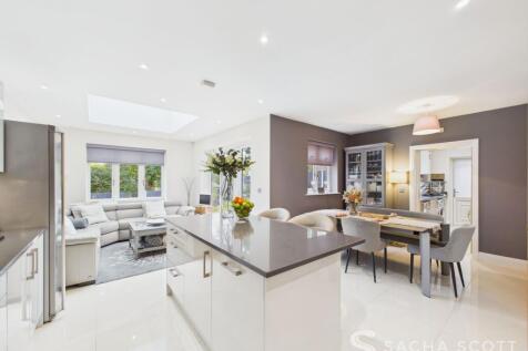 Kitchen / Lounge / Diner