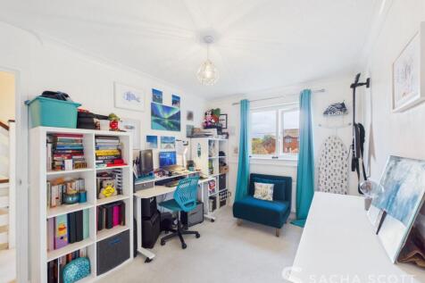 Bedroom 3 / Study
