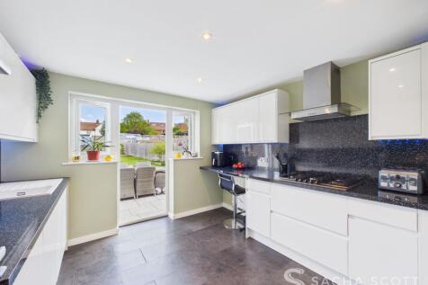 Kitchen / Breakfast Room