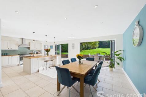 Kitchen / Breakfast / Diner