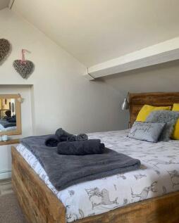 gracies bedroom.jpg