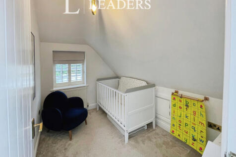 154ff3ff-Bedroom 203