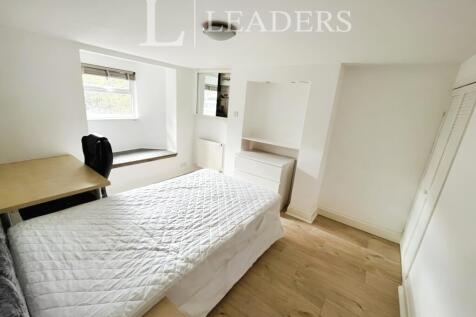 e48a4835-Bedroom 201