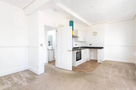 Kitchin/Sitting Room