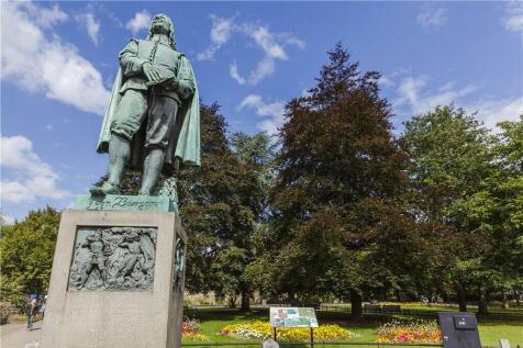 John Bunyan Statue