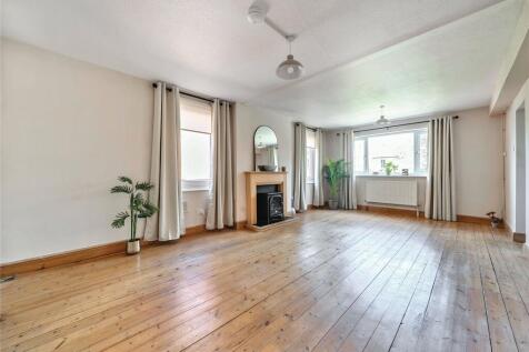 Sitting/Dining Room