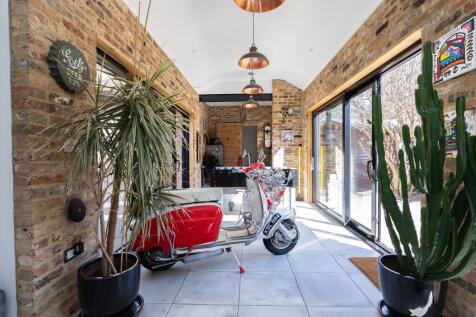 Property Image 28