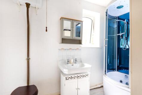 Family Shower Room